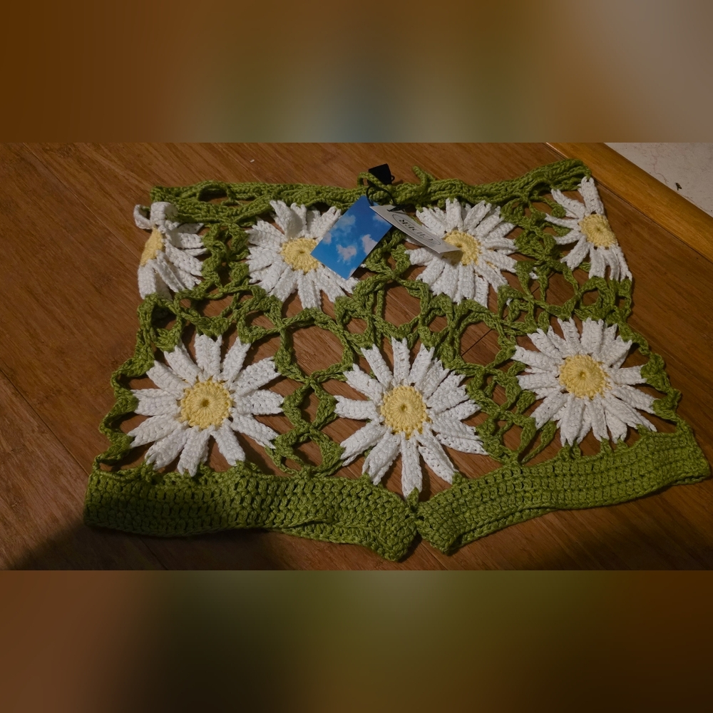 Green and White Crochet Daisy Top